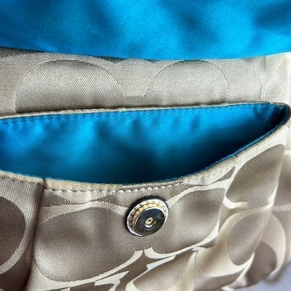 Coach Signature “C” Poppy Groovy Crossbody Purse - Picture 15 of 16